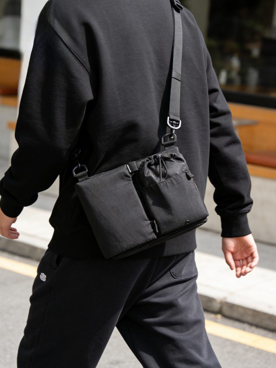 机能轻量化旅行斜挎包男士通勤胸包男生多功能户外骑行运动单肩包 细节图 2